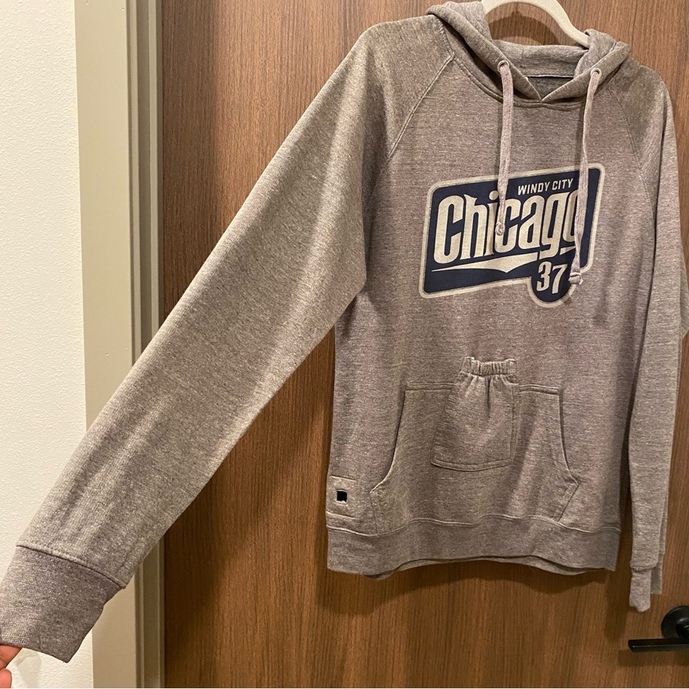 BREW CITY Chicago Hoodie Size Medium Beer Pocket Bottle Opener Casual Game‎ Day - Picture 5 of 14